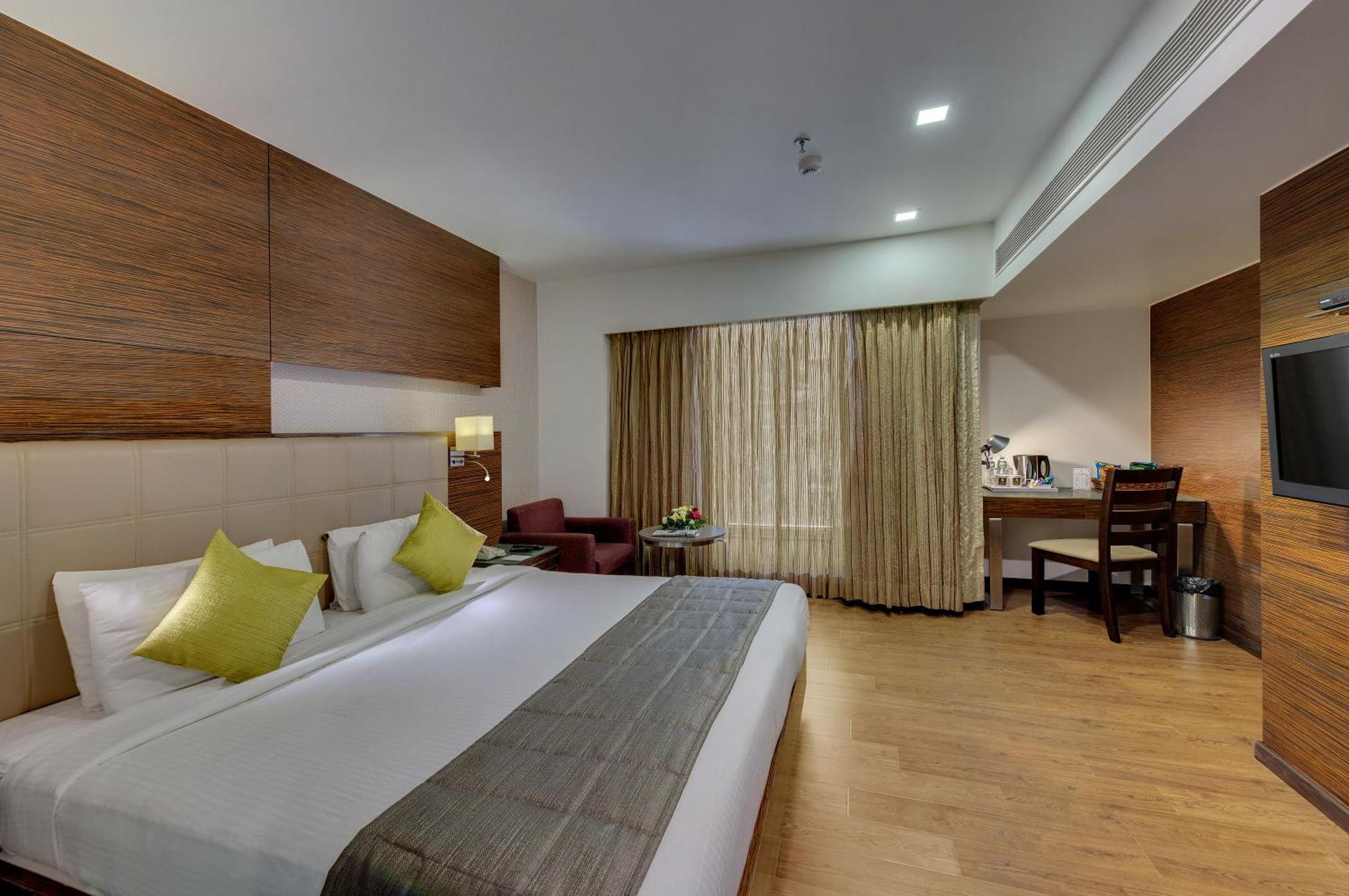 Hotel Suba Star Ahmedabad Luaran gambar