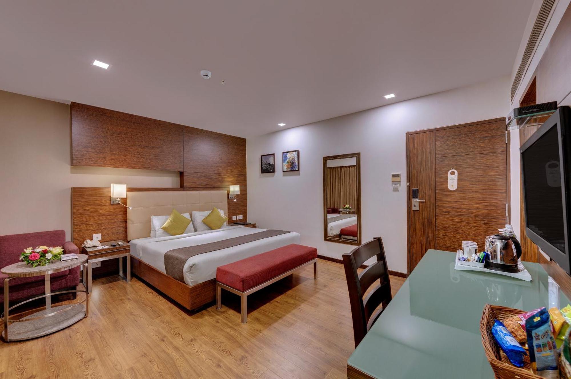 Hotel Suba Star Ahmedabad Luaran gambar