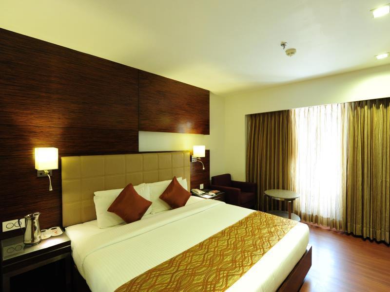 Hotel Suba Star Ahmedabad Luaran gambar