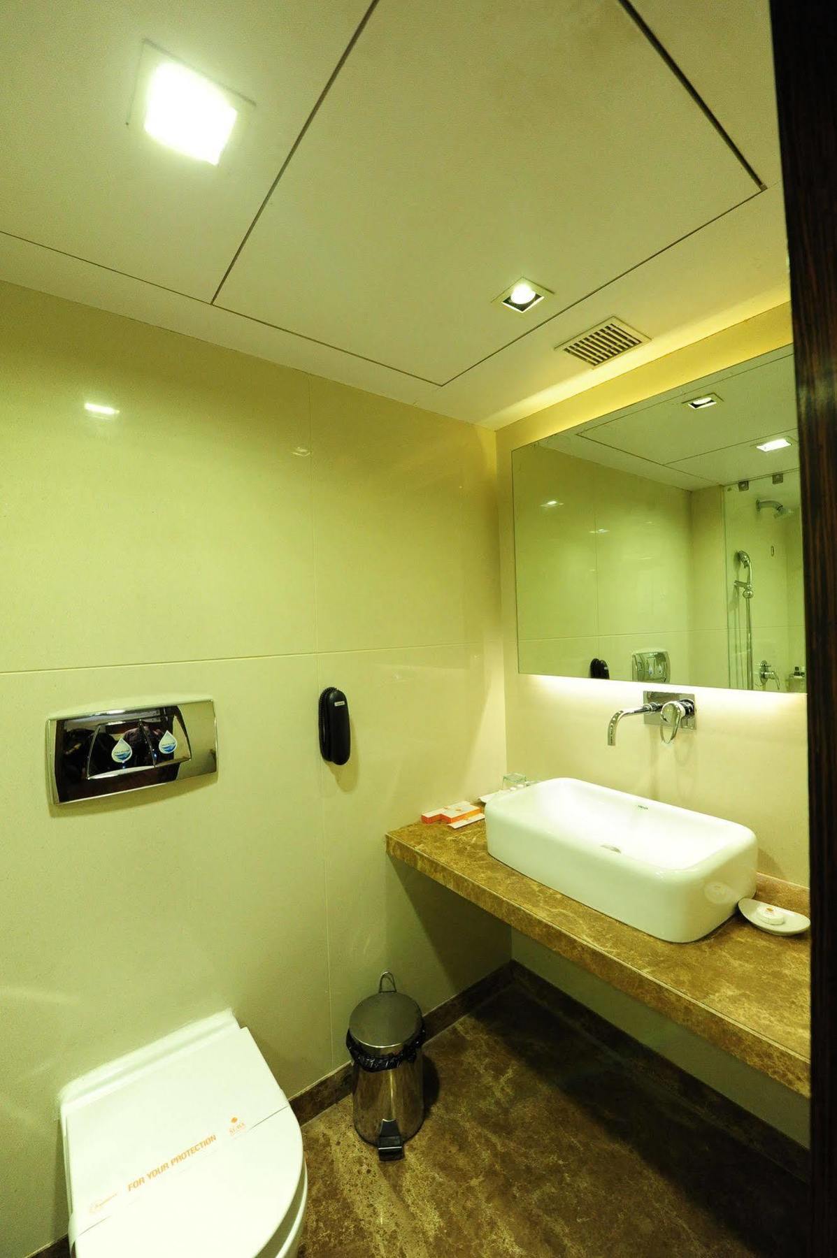 Hotel Suba Star Ahmedabad Luaran gambar