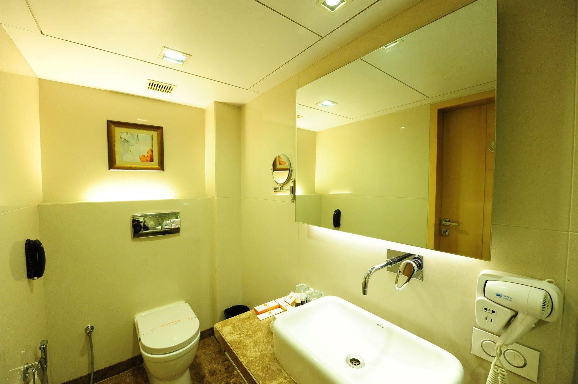 Hotel Suba Star Ahmedabad Luaran gambar